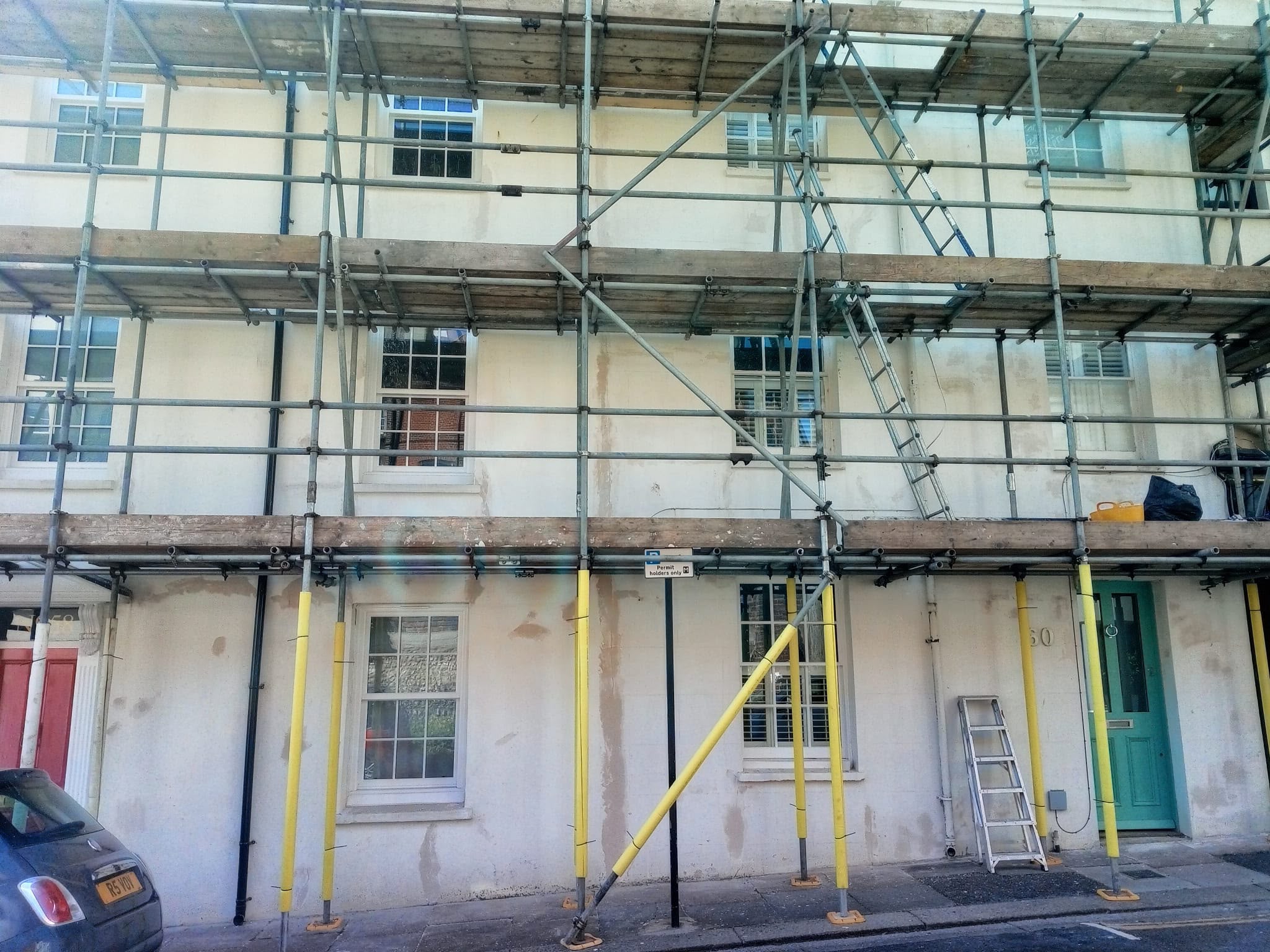 Safe-Bricks scaffolding erected on a Regency terrace in Brighton